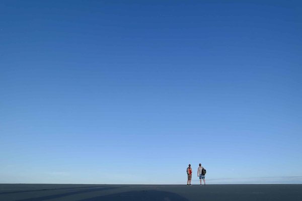 Quelles sont les astuces pour voyager léger et éthique?